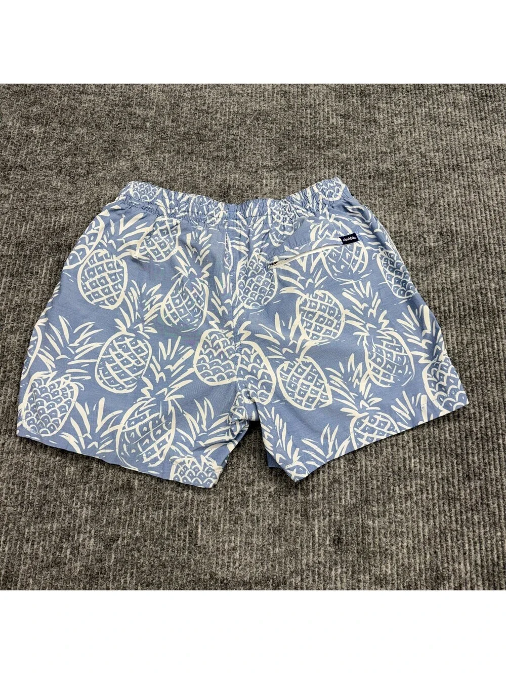 Chubbies Shorts Mens M Blue White Pineapple Beach AOP Lined Swim Trunks Pockets